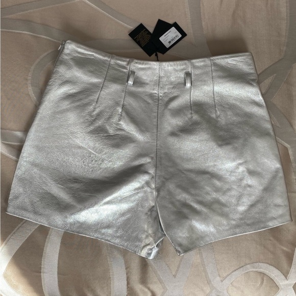 MAJE IROSUM LEATHER SHORTS Silver NWT Size-38 no belt - Picture 8 of 8